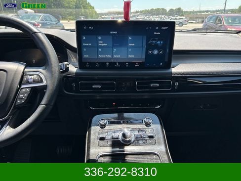 Certified 2023 Lincoln Nautilus AWD w/ Premium Package image 18