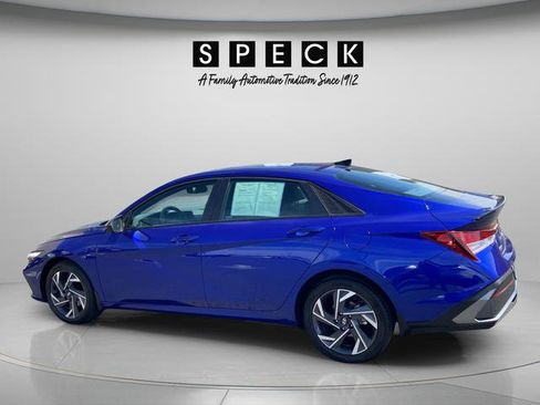 Certified 2025 Hyundai Elantra Sport FWD image 3