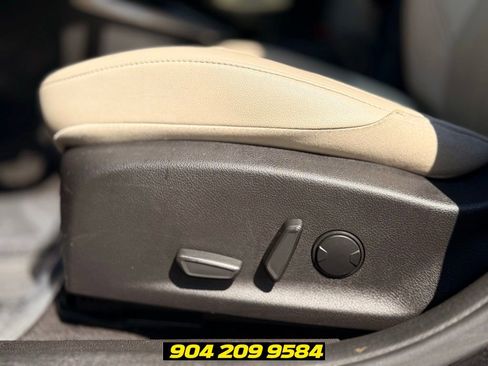 Used 2017 Ford Focus Titanium FWD image 15