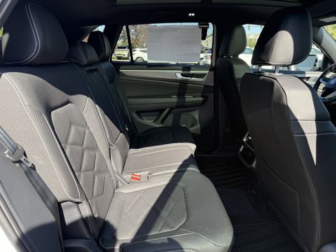 New 2026 Volkswagen Atlas Cross Sport SE w/ Panoramic Sunroof Package AWD/4WD image 28