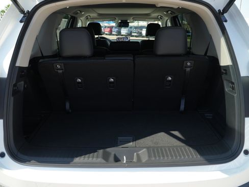 New 2025 Honda Pilot Touring image 8