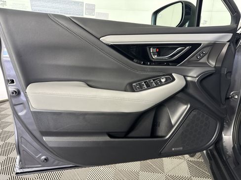 Used 2025 Subaru Outback Limited image 14
