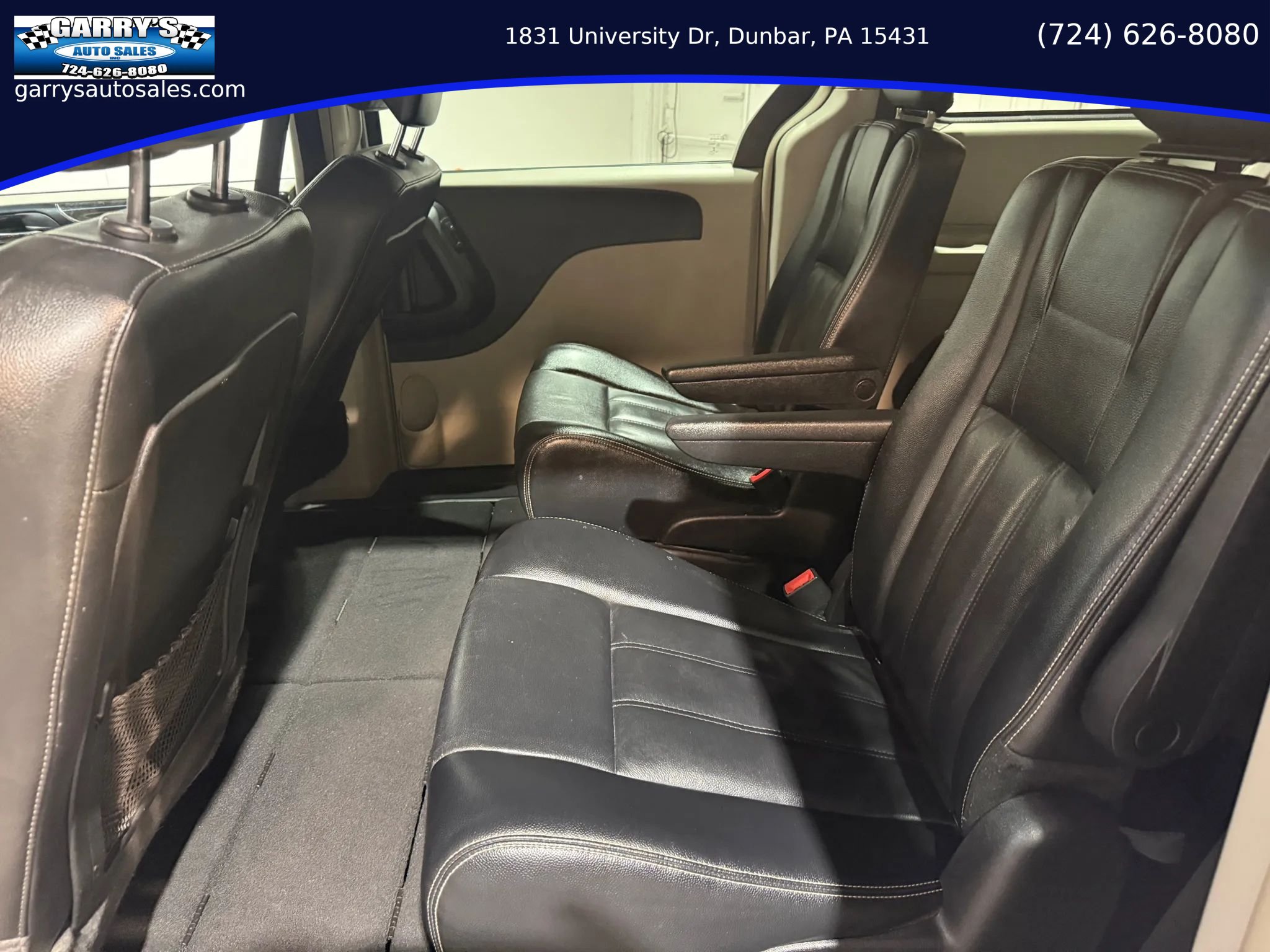Used 2014 Chrysler Town & Country Touring FWD image 22
