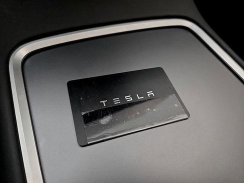 Used 2024 Tesla Model Y Long Range AWD/4WD image 26