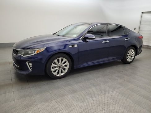Used 2018 Kia Optima S w/ Panoramic Sunroof Package FWD image 2