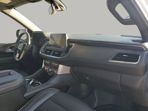 Used 2021 GMC Yukon SLT w/ SLT Premium Package image 14