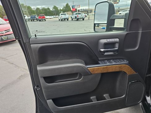 Used 2015 Chevrolet Silverado 1500 LTZ image 9