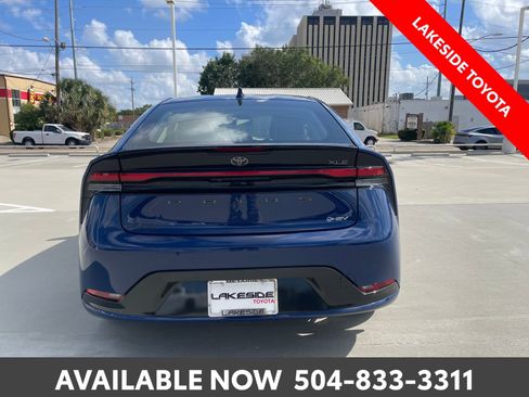 Used 2023 Toyota Prius XLE FWD image 4