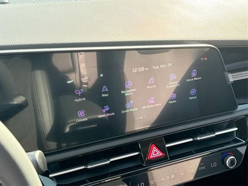 Certified 2025 Kia Niro EX image 26