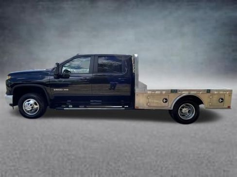Used 2024 Chevrolet Silverado 3500 LT w/ Convenience Package AWD/4WD image 2