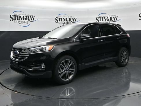 Used 2021 Ford Edge Titanium FWD image 3