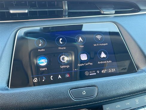 Used 2023 Cadillac XT4 Luxury w/ Cold Weather Package image 15