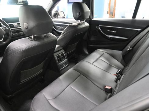 Used 2018 BMW 330i xDrive Sedan w/ Convenience Package AWD/4WD image 15