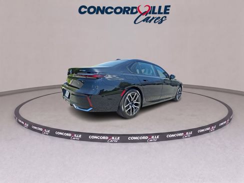 Used 2025 BMW i7 xDrive60 AWD/4WD image 5