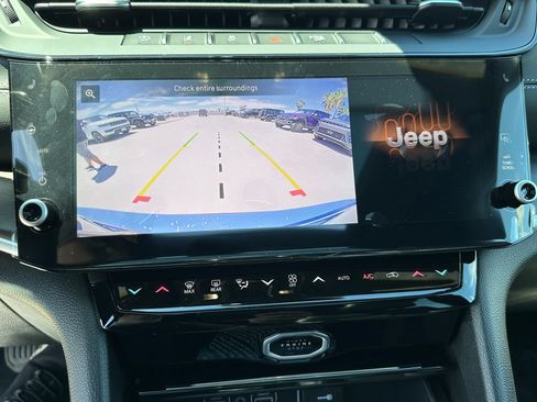 New 2026 Jeep Grand Cherokee L Limited w/ Limited Altitude Package AWD/4WD image 29