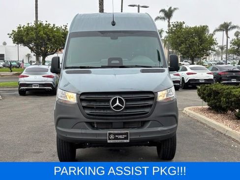 Used 2025 Mercedes-Benz Sprinter 2500 image 8