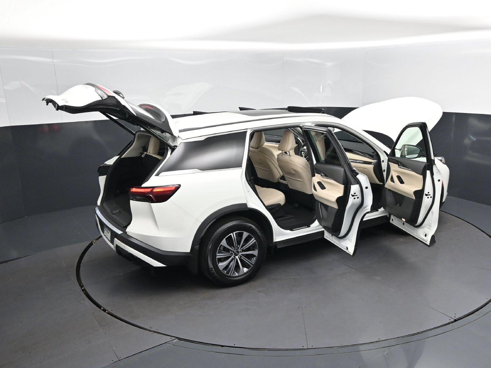 Used 2024 INFINITI QX60 Pure w/ Cargo Package FWD image 49