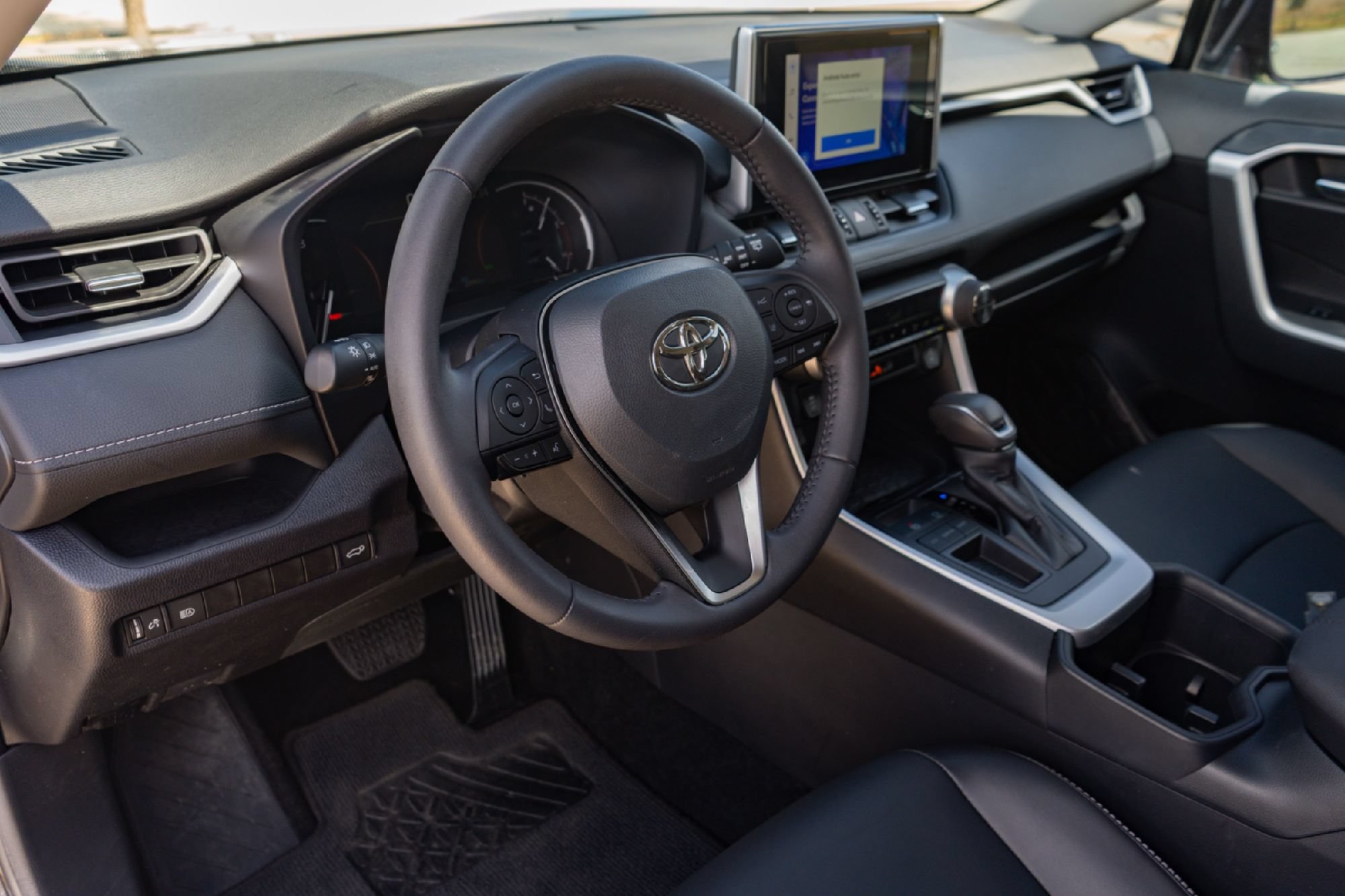 Used 2024 Toyota RAV4 XLE Premium FWD image 8