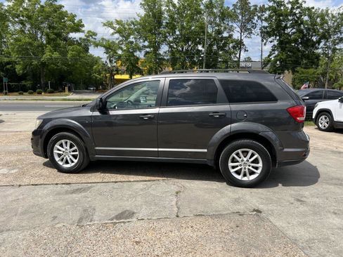 Used 2017 Dodge Journey SXT w/ Comfort/Convenience Group FWD image 8