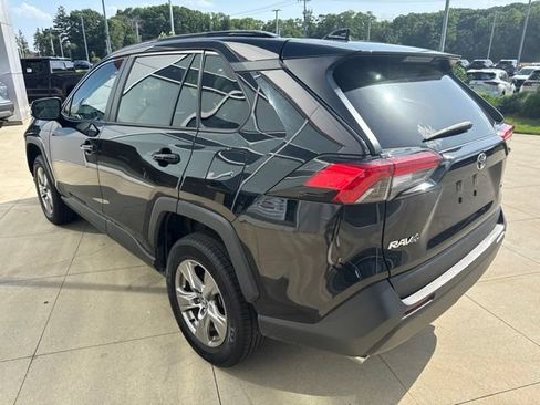 Used 2023 Toyota RAV4 XLE FWD image 5