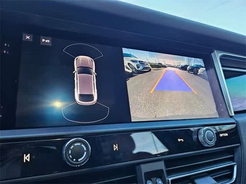 Used 2024 Porsche Macan image 31