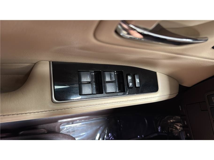 Used 2016 Lexus ES 350 w/ Luxury Package w/Wood Trim FWD image 39