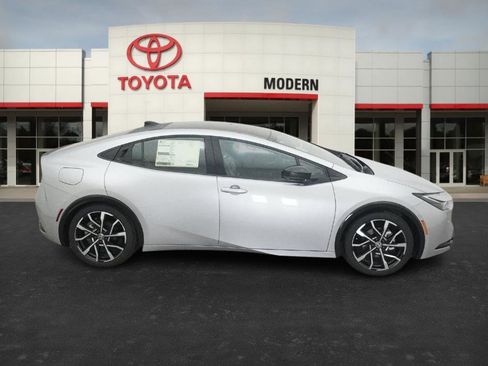 New 2026 Toyota Prius Plug-In Hybrid image 25