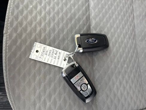 Used 2021 Ford Escape SE w/ Cold Weather Package image 31