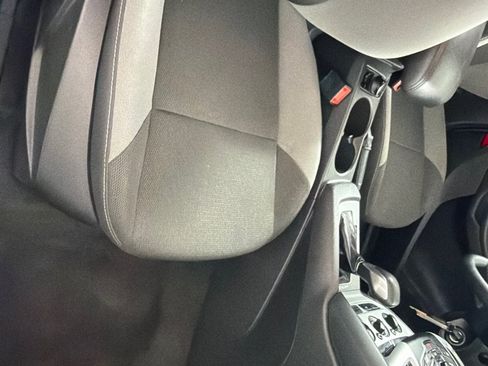 Used 2014 Ford Focus SE FWD image 20