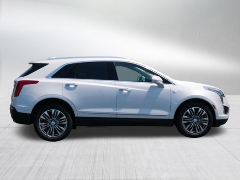Used 2017 Cadillac XT5 Premium Luxury w/ Driver Assist Package AWD/4WD image 6