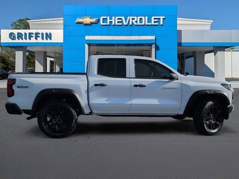 Used 2025 Chevrolet Colorado Trail Boss AWD/4WD image 3