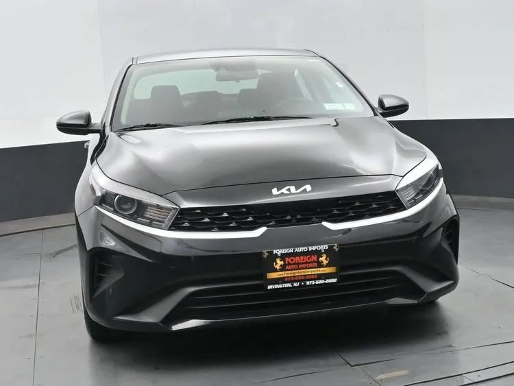 Used 2024 Kia Forte LXS FWD image 3