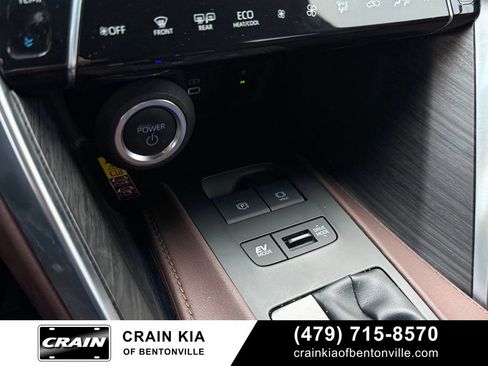 Used 2023 Toyota Venza Limited AWD/4WD image 18