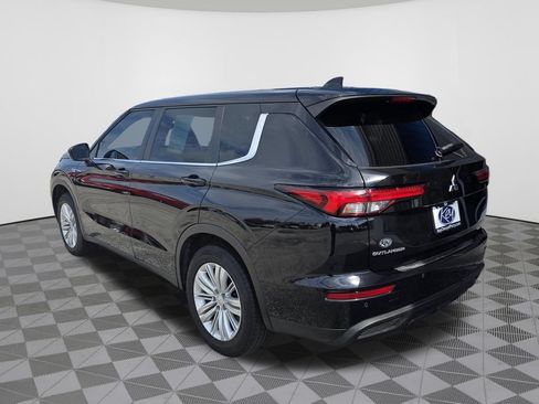 Used 2023 Mitsubishi Outlander ES FWD image 13