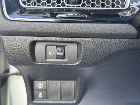 Used 2024 Honda Civic EX-L image 31