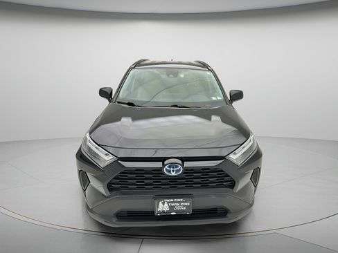 Used 2024 Toyota RAV4 LE AWD/4WD image 2