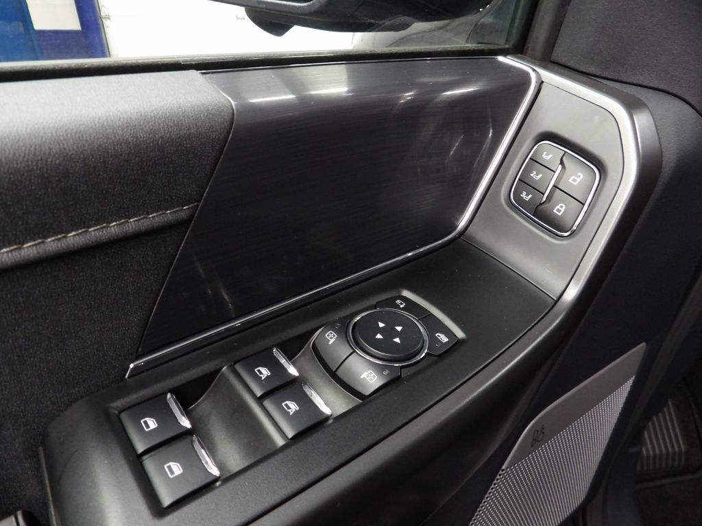Used 2025 Ford F150 Lariat AWD/4WD image 65