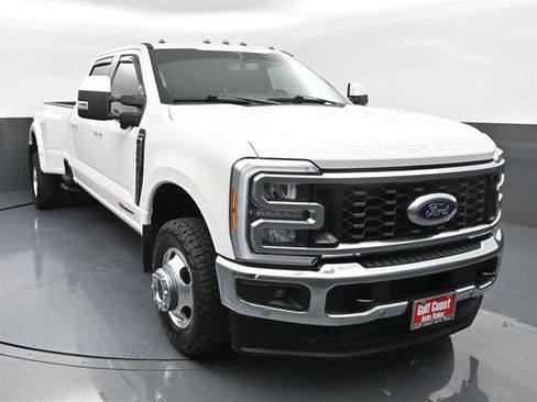 Used 2023 Ford F350 Lariat w/ Lariat Ultimate Package AWD/4WD image 3