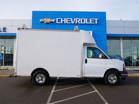 Used 2017 Chevrolet Express 3500 image 25