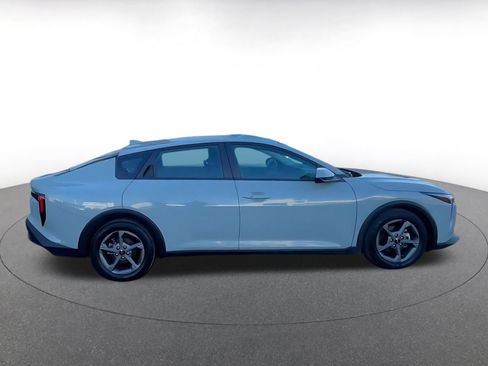 Used 2025 Kia K4 LXS image 15