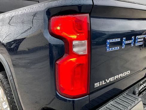 Used 2020 Chevrolet Silverado 2500 LTZ w/ LTZ Convenience Package AWD/4WD image 26