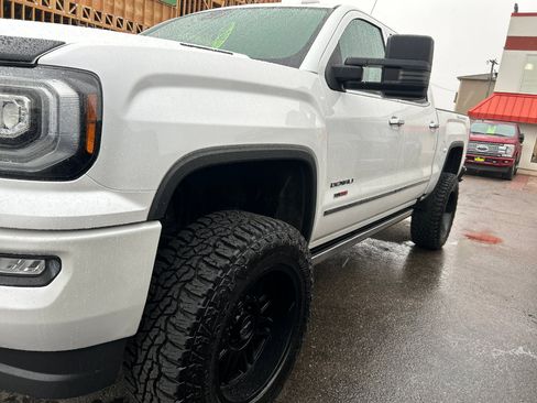 Used 2018 GMC Sierra 1500 Denali image 2