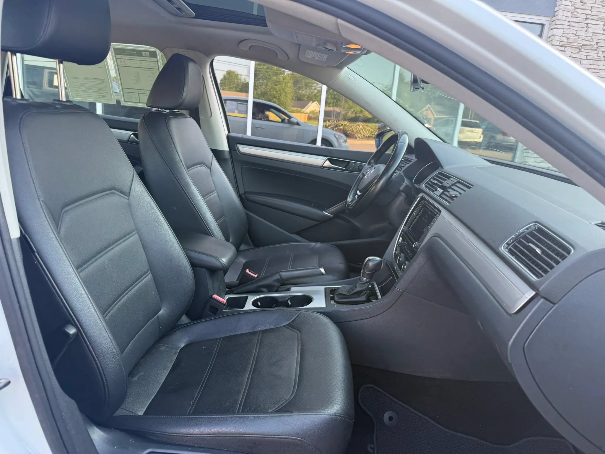 Used 2019 Volkswagen Passat 2.0T Wolfsburg FWD image 14