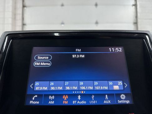 Used 2022 Nissan Frontier SV w/ Technology Package image 29