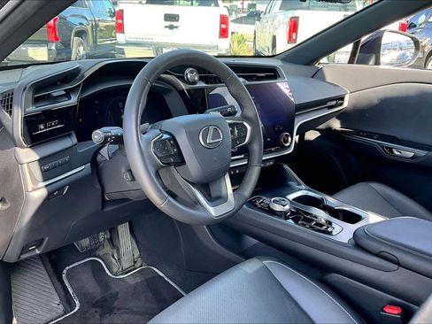 Used 2024 Lexus RZ 300e Premium image 17