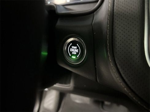 Certified 2023 GMC Yukon SLT w/ SLT Luxury Package image 17