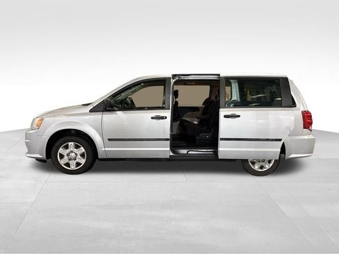 Used 2012 Dodge Grand Caravan American Value Package image 10