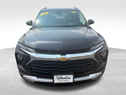 Used 2025 Chevrolet TrailBlazer LT AWD/4WD image 9