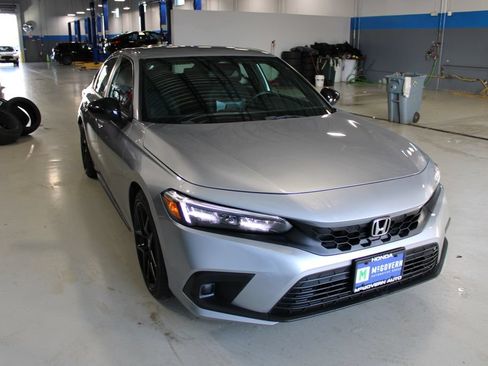 Used 2023 Honda Civic Sport image 3