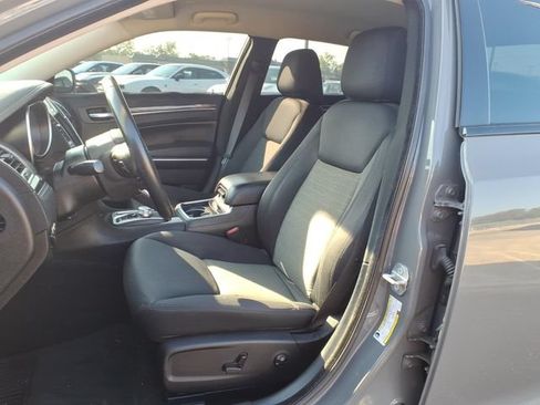 Used 2019 Chrysler 300 Touring w/ Sport Appearance Package RWD image 12